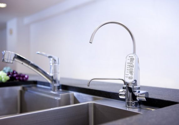 Vòi máy lọc nước ion Kiềm có tác dụng gì? Giá bán bao nhiêu?