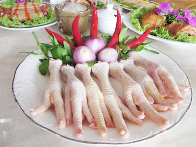 Cách rút xương chân gà sống