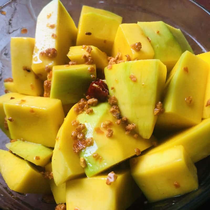 Cách làm xoài lắc cực ngon đơn giản tại nhà, ăn là ghiền