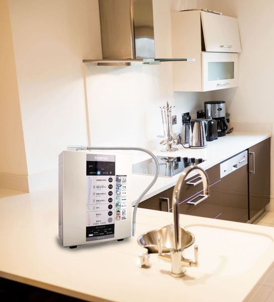 Máy lọc nước Fujiiryoki HWP-55 có Thiết kế hệ thống phím bấm và màn hình thông minh